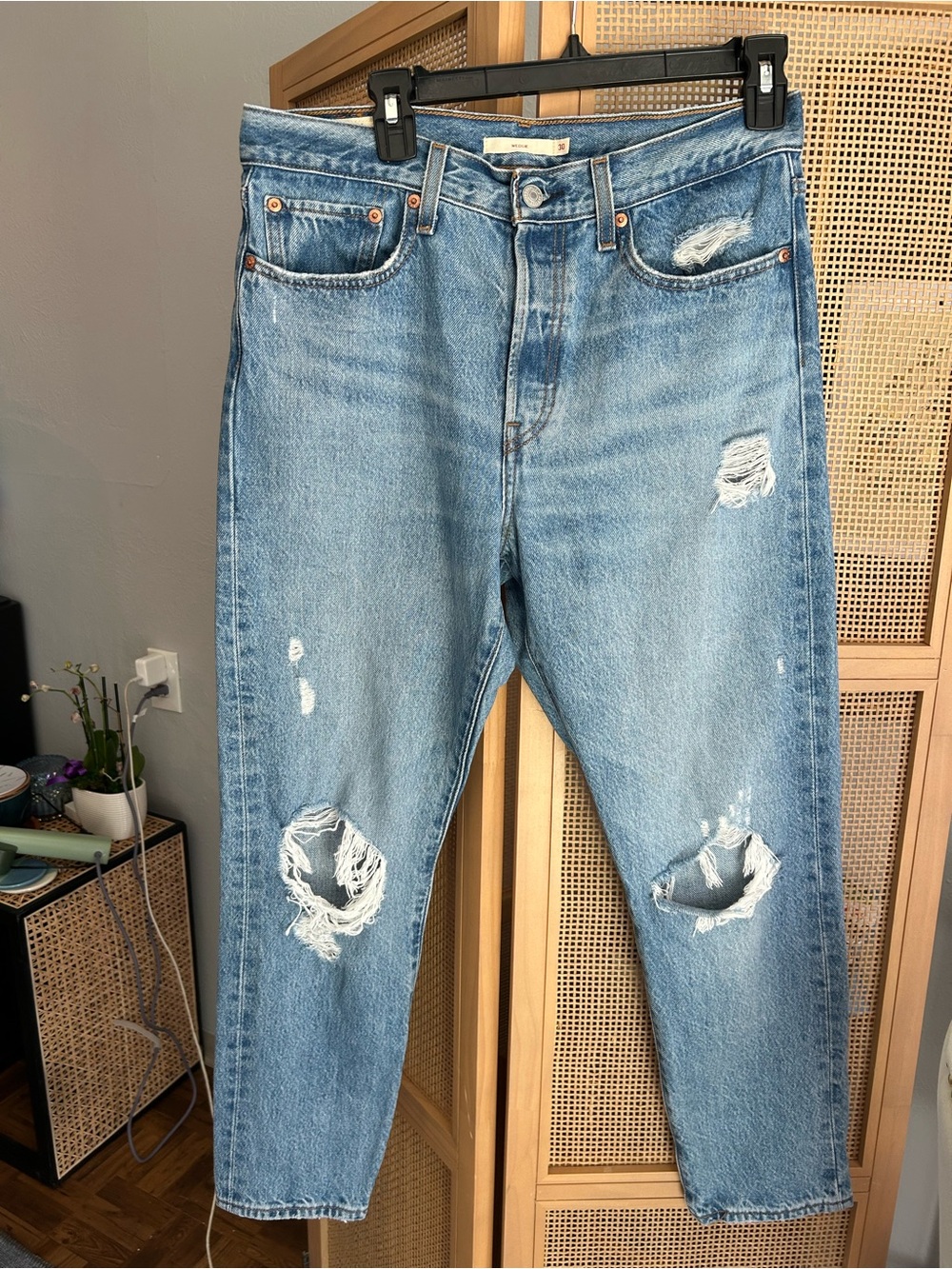 Levi’s Wedgie Fit Distressed Jeans High Rise Button Fly Size 30